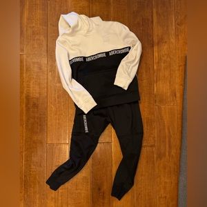 Abercrombie Kids Boys Hoodie and Matching Bottoms Sz 7/8